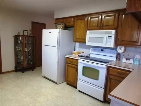 17 Cherry Dr, Chickasha, OK 73018 photo 3