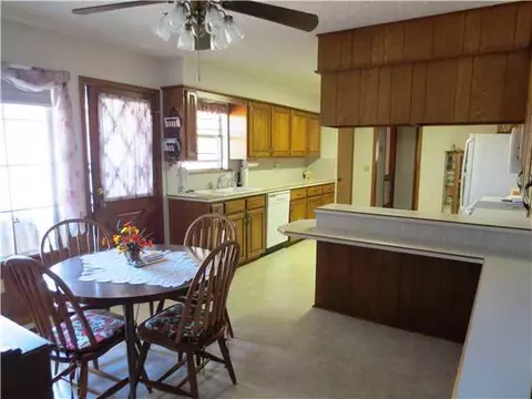 17 Cherry Dr, Chickasha, OK 73018 photo 5