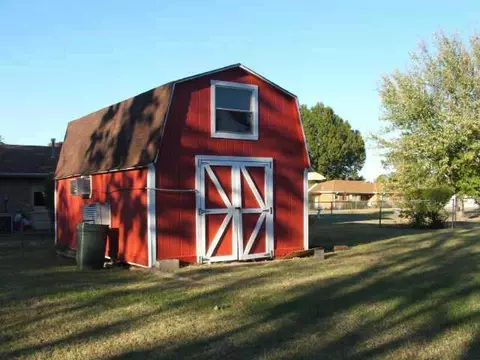 325 S Main St, Mcloud, OK 74851 photo 9