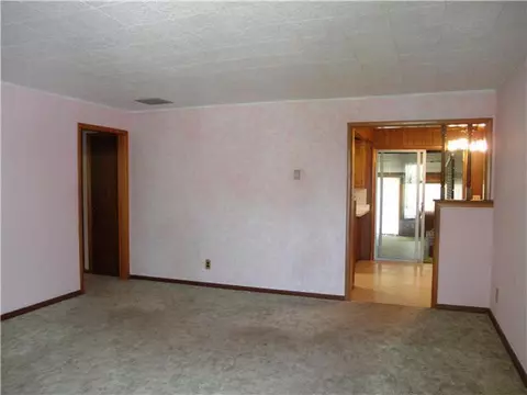20452 Walker St, Harrah, OK 73045 photo 2