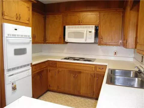 20452 Walker St, Harrah, OK 73045 photo 5