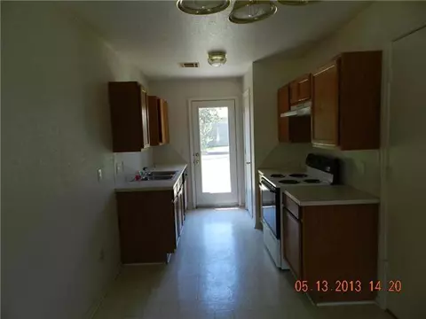 1505 Ginger Ave, Moore, OK 73160 photo 2