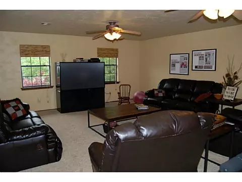 2013 E Mistletoe Ln, Edmond, OK 73034 photo 13
