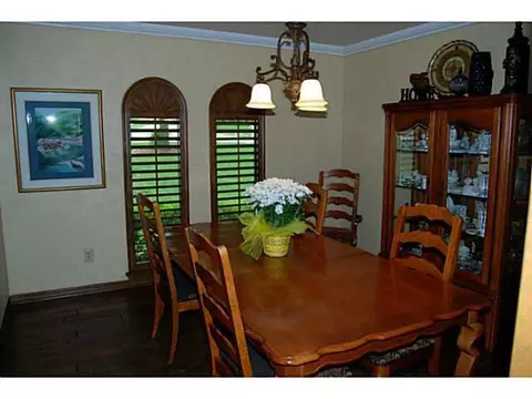 2013 E Mistletoe Ln, Edmond, OK 73034 photo 4