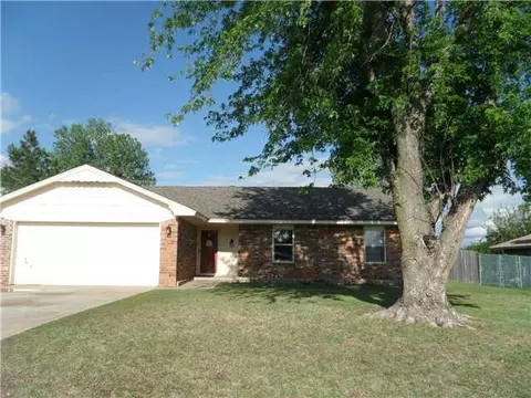 378 Echo Ln, Harrah, OK 73045 photo 1