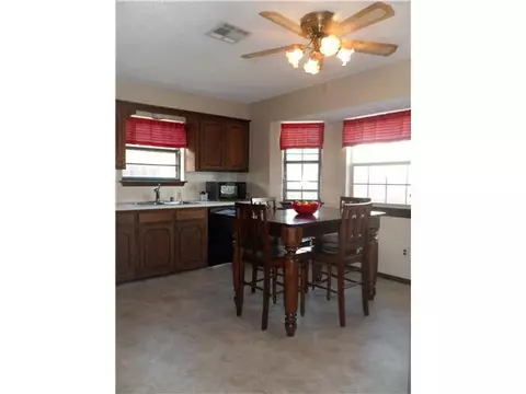378 Echo Ln, Harrah, OK 73045 photo 6