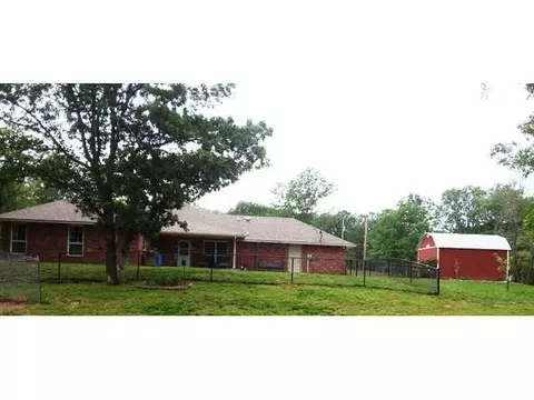 17 Carolyn Dr, Mcloud, OK 74851 photo 2