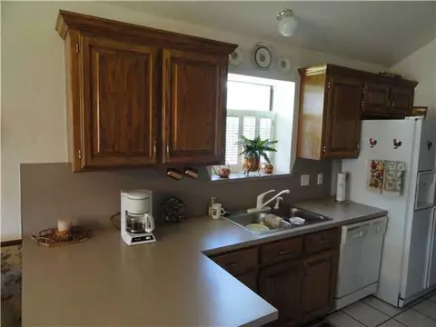 3705 Harmony Dr, Moore, OK 73160 photo 6