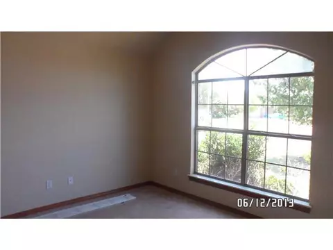 Undisclosed, Moore, OK 73170 photo 9