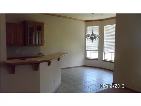 Undisclosed, Moore, OK 73170 photo 8