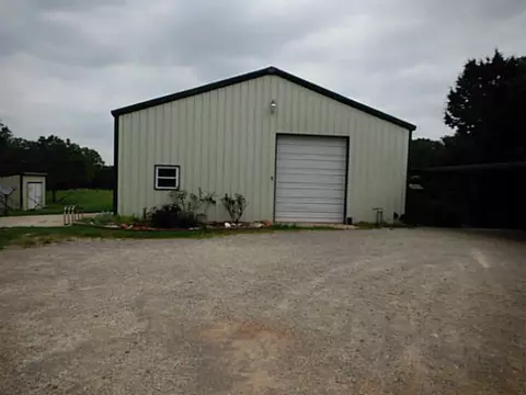7701 E Robinson St, Norman, OK 73026 photo 2