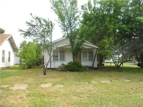 303 E Jefferson St, Crescent, OK 73028 photo 1