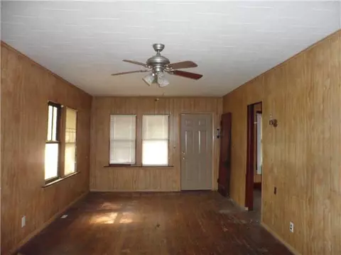 303 E Jefferson St, Crescent, OK 73028 photo 2