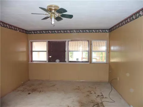 303 E Jefferson St, Crescent, OK 73028 photo 5