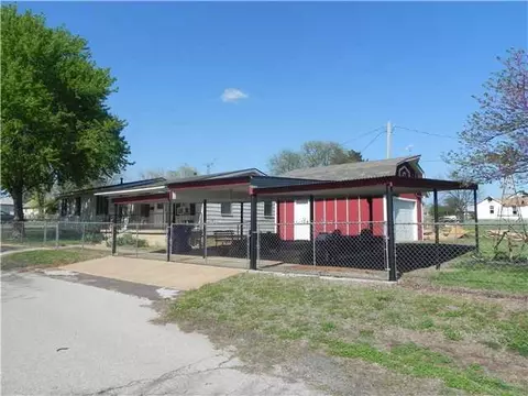 702 S Cherry St, Guthrie, OK 73044 photo 9