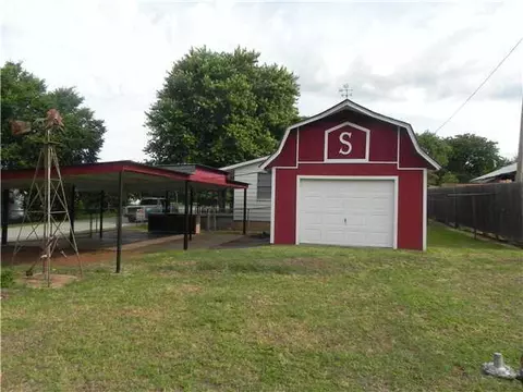 702 S Cherry St, Guthrie, OK 73044 photo 6