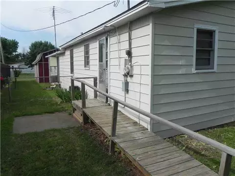 702 S Cherry St, Guthrie, OK 73044 photo 3
