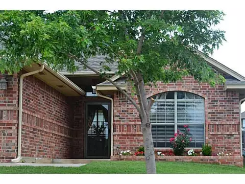 504 Allison Ln, Moore, OK 73160 photo 2