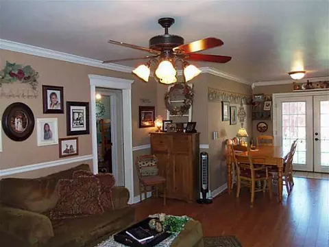 503 SW 3rd, Tuttle, OK 73089 photo 3