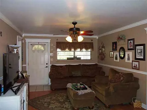 503 SW 3rd, Tuttle, OK 73089 photo 2