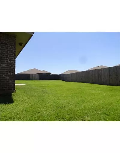 Undisclosed, Moore, OK 73160 photo 17