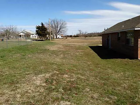 335 S Wright, Wanette, OK 74878 photo 6