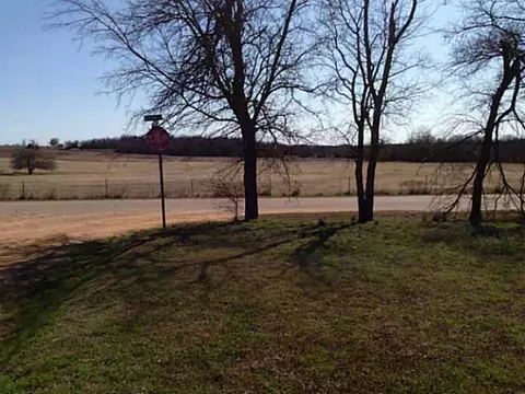 335 S Wright, Wanette, OK 74878 photo 3
