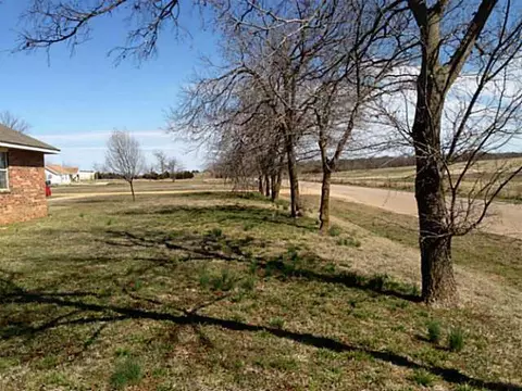 335 S Wright, Wanette, OK 74878 photo 8