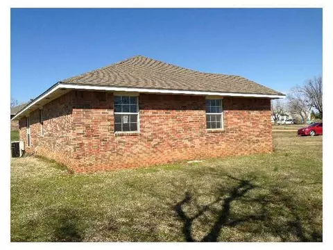 335 S Wright, Wanette, OK 74878 photo 9