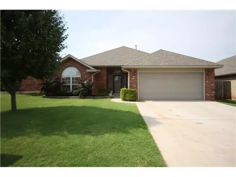 608 Elder Ln, Mustang, OK 73064 photo 1