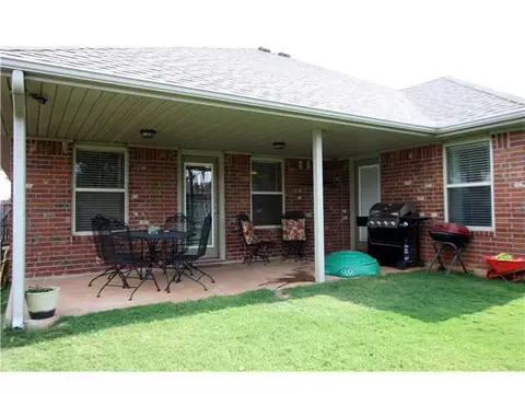 608 Elder Ln, Mustang, OK 73064 photo 19