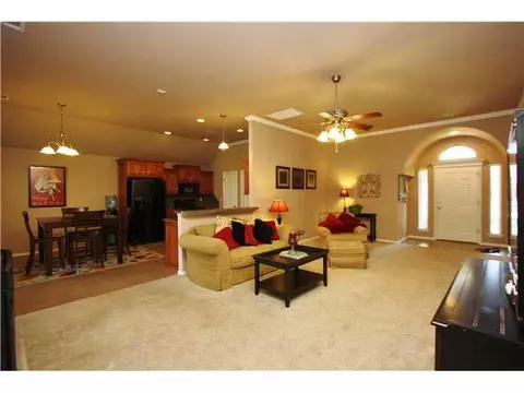 608 Elder Ln, Mustang, OK 73064 photo 5
