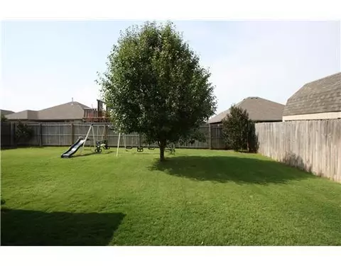 608 Elder Ln, Mustang, OK 73064 photo 18