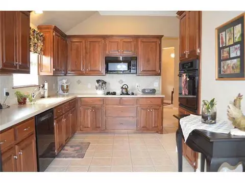 4137 Pine Hill Rd, Norman, OK 73072 photo 3