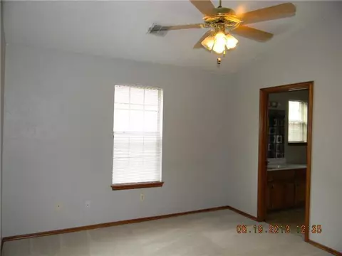 1300 SW 22, Moore, OK 73170 photo 10