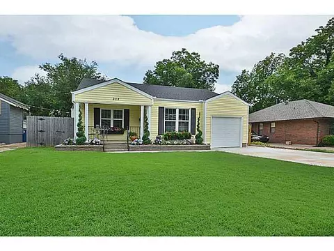 308 E 3rd St, Edmond, OK 73034 photo 1