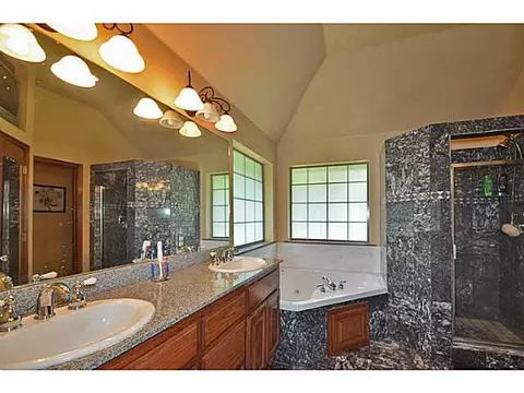 502 E Cedar Dr, Tuttle, OK 73089 photo 9