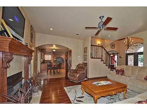 502 E Cedar Dr, Tuttle, OK 73089 photo 4