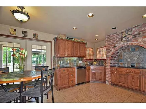 502 E Cedar Dr, Tuttle, OK 73089 photo 5