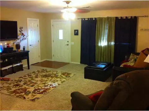 102 SW 4th St, Tuttle, OK 73089 photo 2