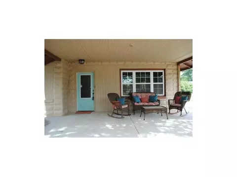 301 SW 3rd St, Tuttle, OK 73089 photo 3