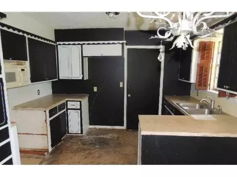 112 E Larry Rd, Shawnee, OK 74804 photo 4
