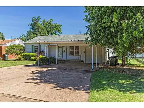 202 E Haddock St, Norman, OK 73069 photo 1