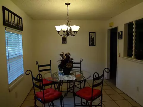 709 Highlander Dr, Moore, OK 73160 photo 4