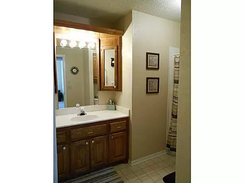 541 Fire Light Dr, Moore, OK 73160 photo 8