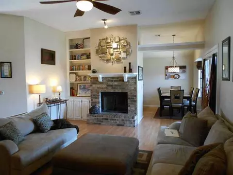 541 Fire Light Dr, Moore, OK 73160 photo 2