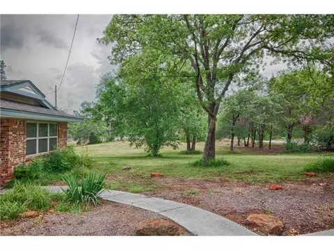 2353 Blue Creek Dr, Norman, OK 73026 photo 4