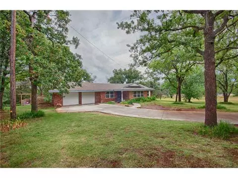 2353 Blue Creek Dr, Norman, OK 73026 photo 2
