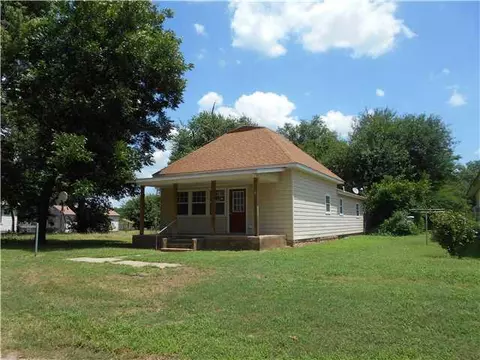 320 S Maple St, Crescent, OK 73028 photo 1