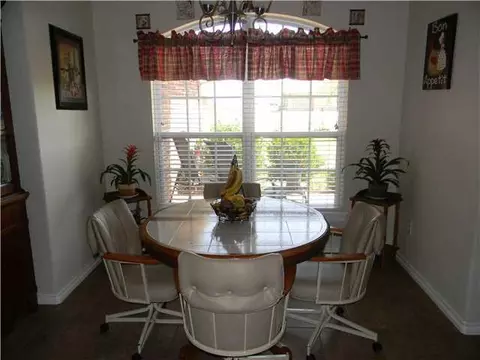1311 Abraham Dr, Tuttle, OK 73089 photo 4